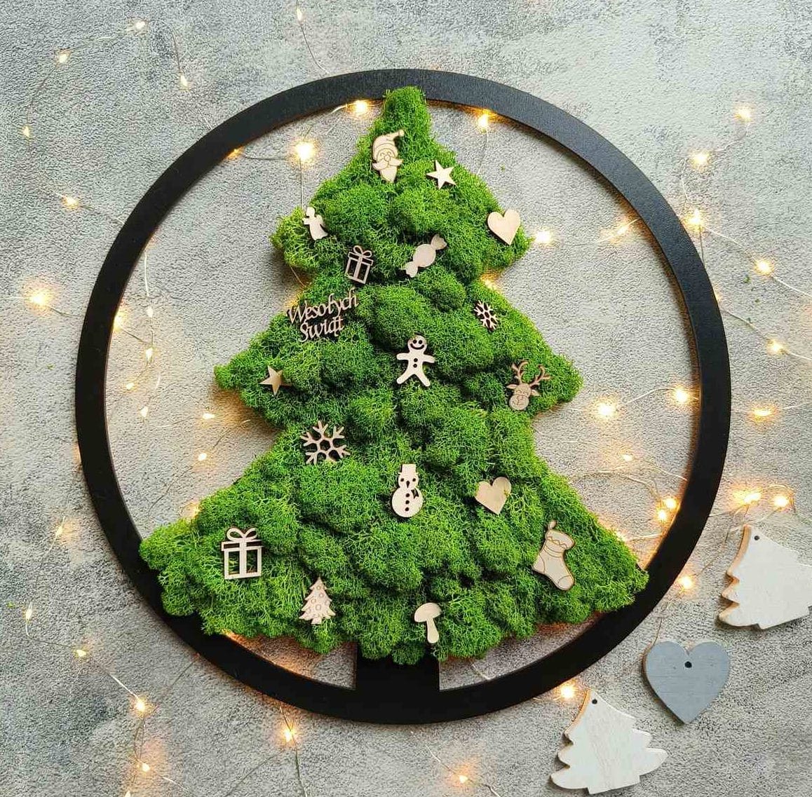 Choinka z mchu reniferowego, obraz w kole, 39cm