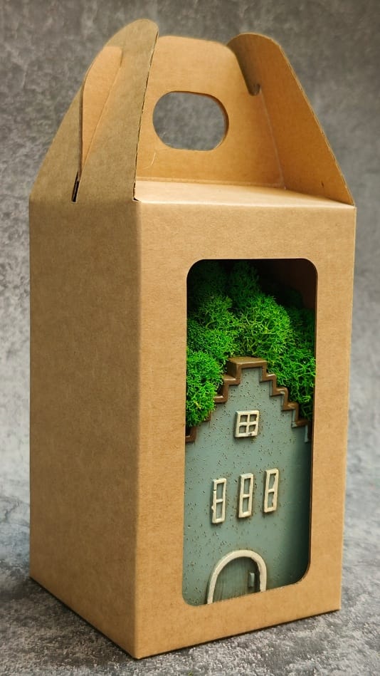 Domek z mchem w pudełku z okienkiem - obrazek 10