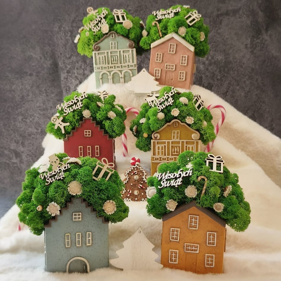 Świąteczny domek z mchem (6 wzorów)