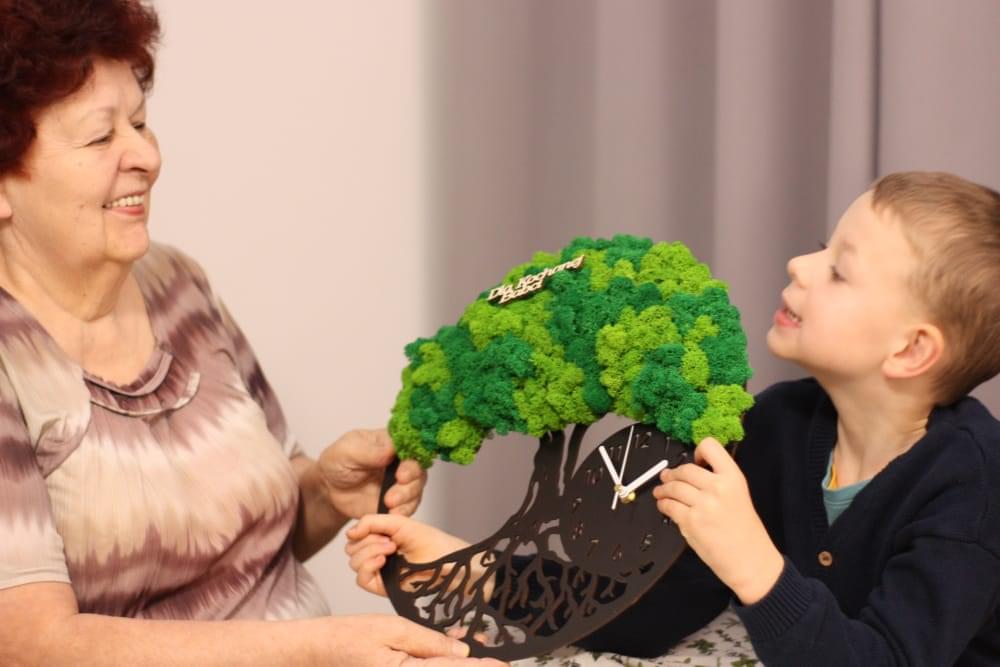 Zegar, dąb z chrobotkiem reniferowym: 39cm -prezent dla babci i dziadka - obrazek 3